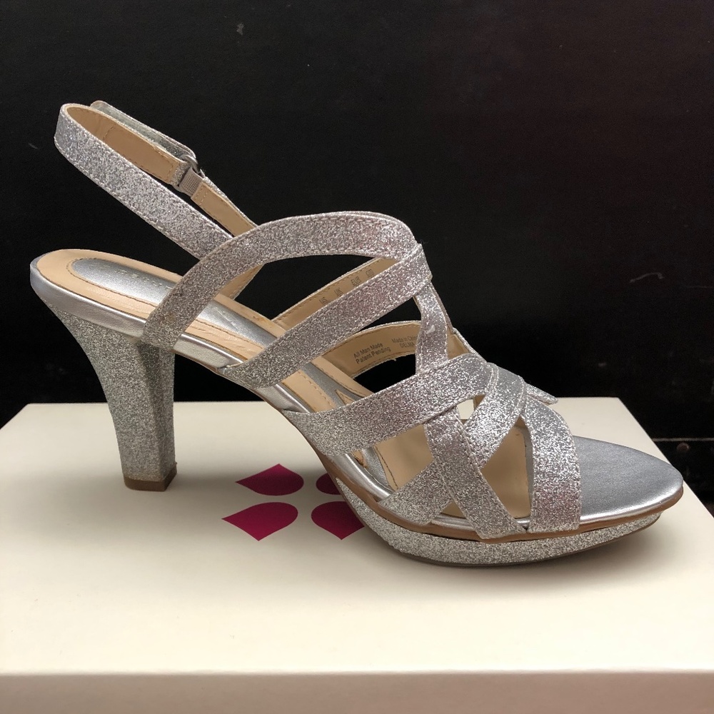 Naturalizer Delma Silver Shoes (US8)